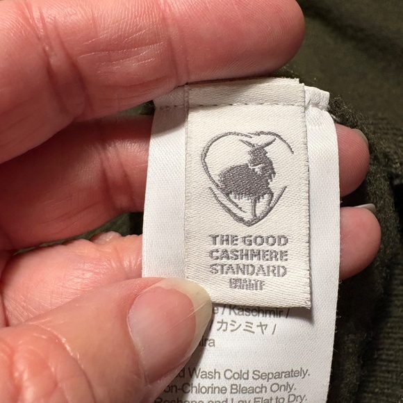 J Crew classic crewneck cashmere sweater - as is - size small - Picture 4 of 8